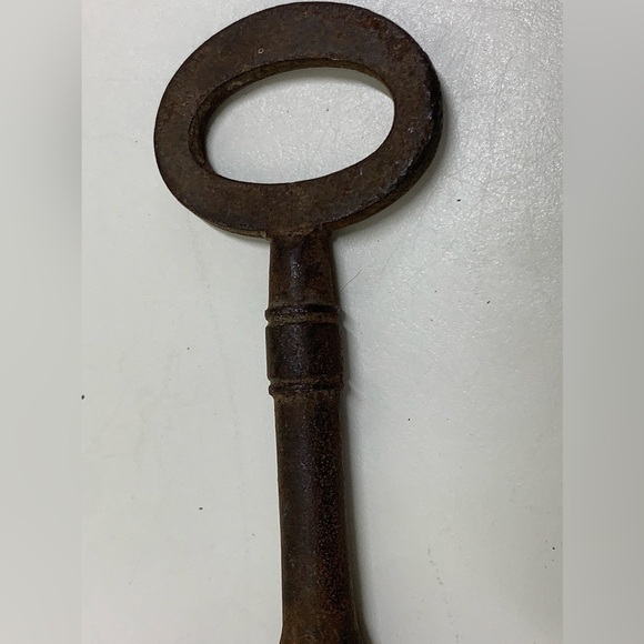 Vintage 1800s 19th Century Antique Solid Barrel Hand Wrought Iron Skeleton Key - Picture 10 of 16